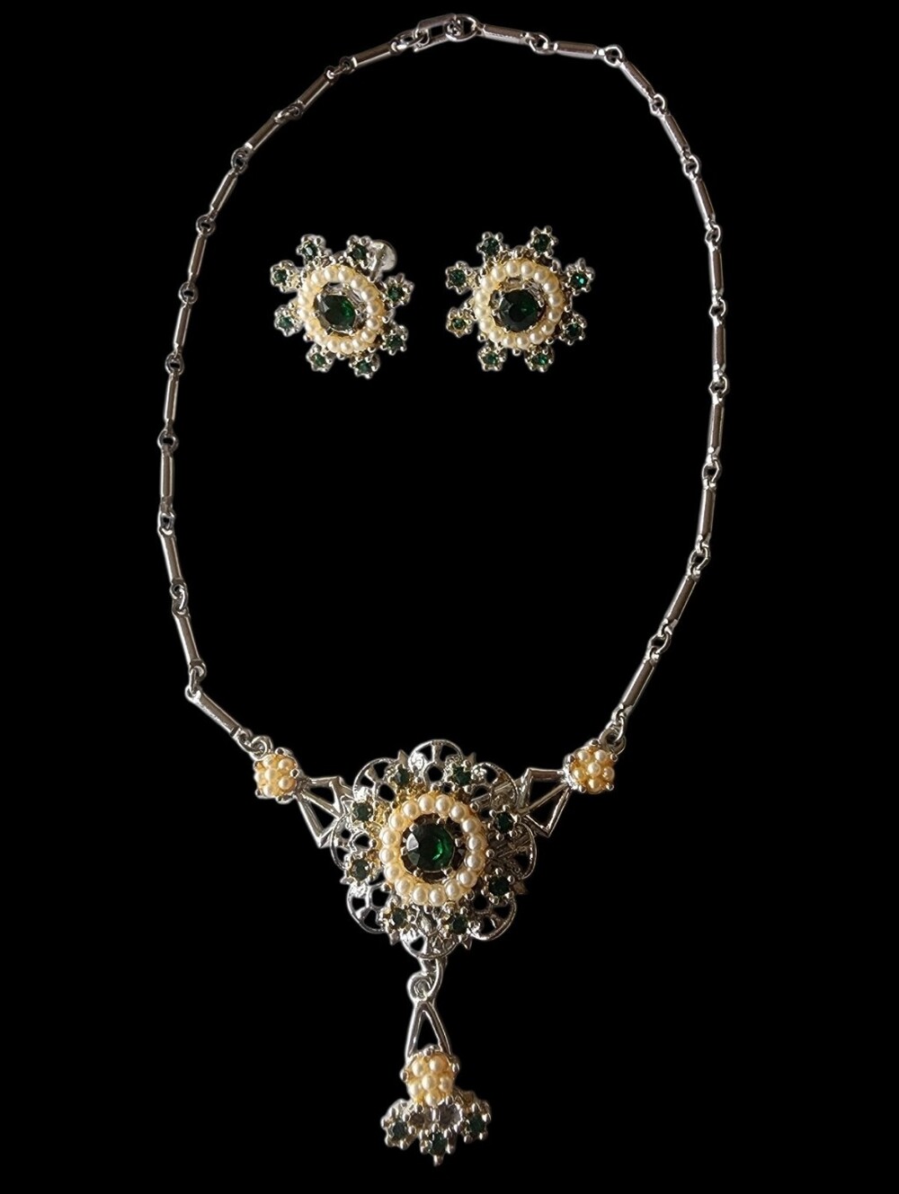 Vintage Unsigned Coro Green and Pearl Necklace & Earring Set Demiparure